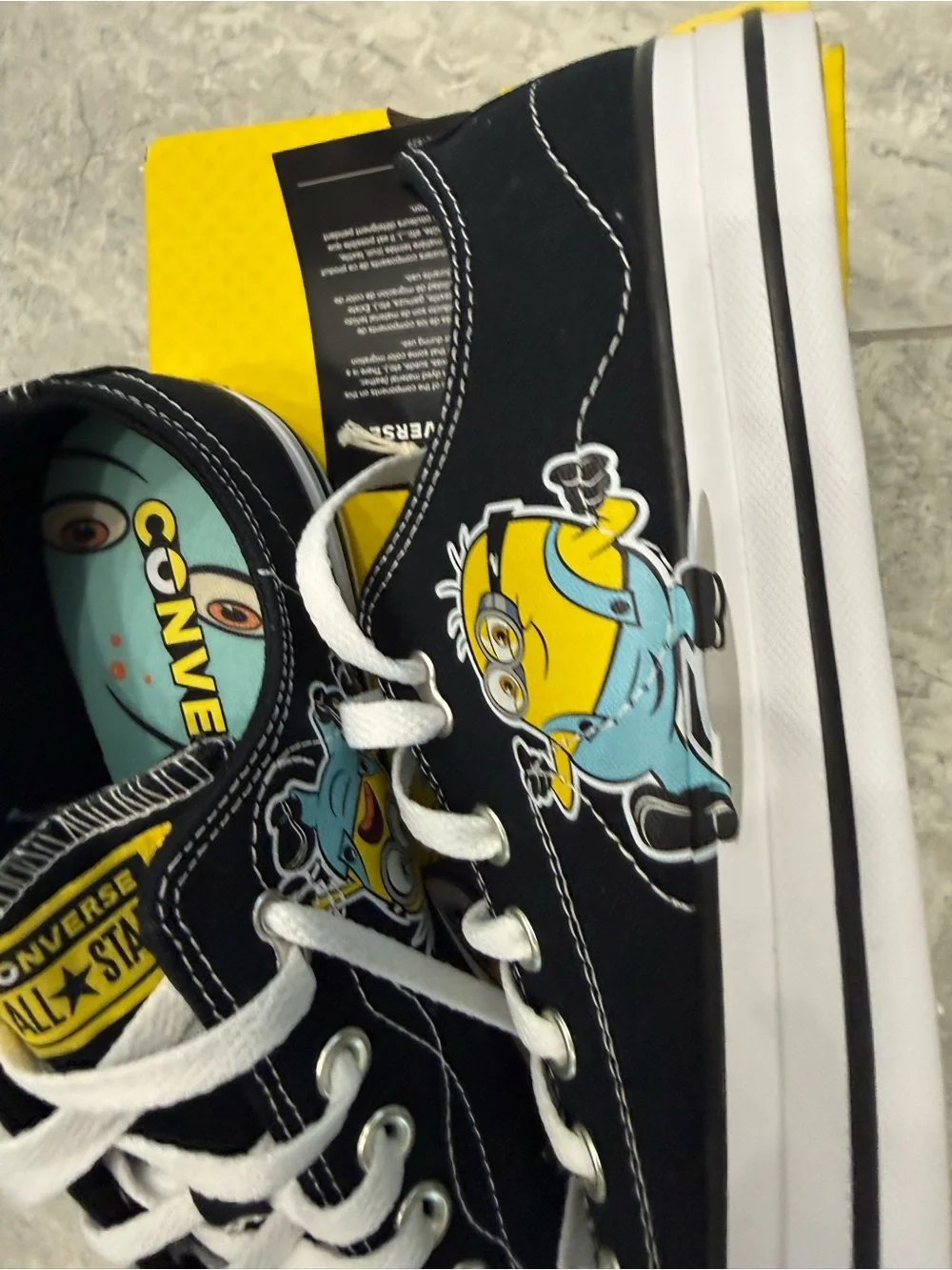 New mens Converse Sz 9 Minions Low Top Athletic Shoes Womens Sz 11